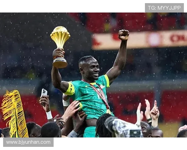 马内：从非洲草原到欧洲绿茵场的传奇之路与辉煌成就