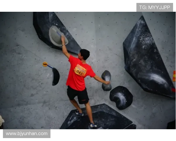 重庆飞盘队在世界攀岩锦标赛中以60分稳居积分榜首位